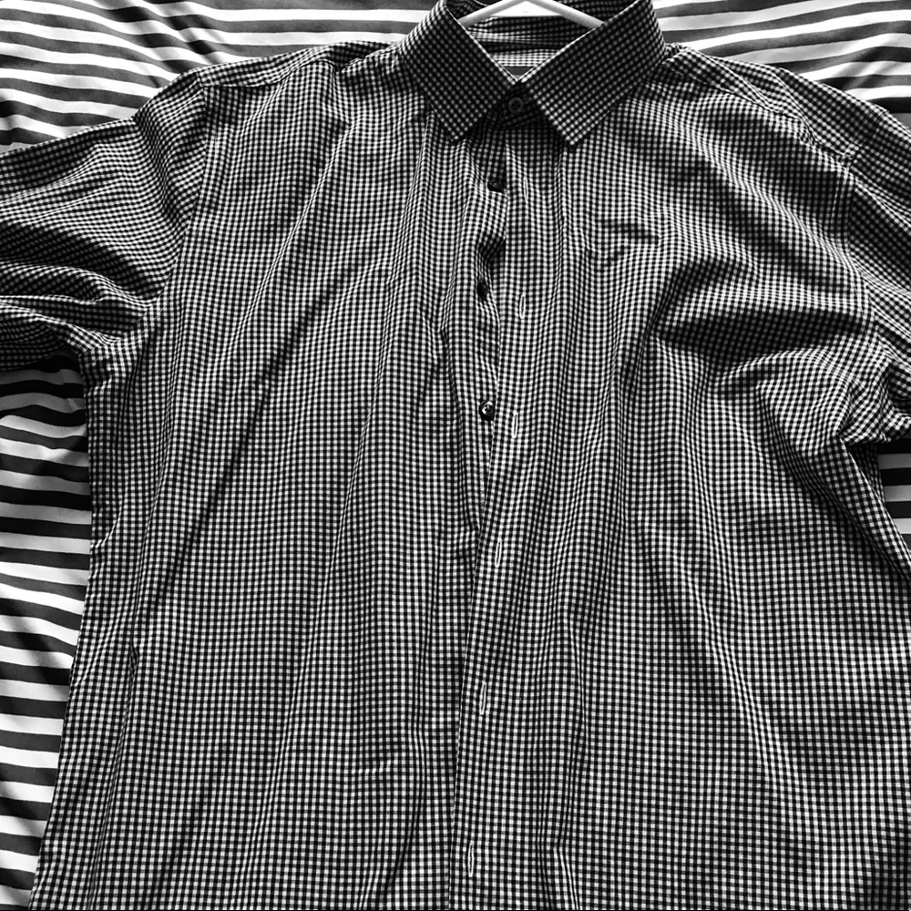 J Ferrar slim fit dress shirt. Small gingham.